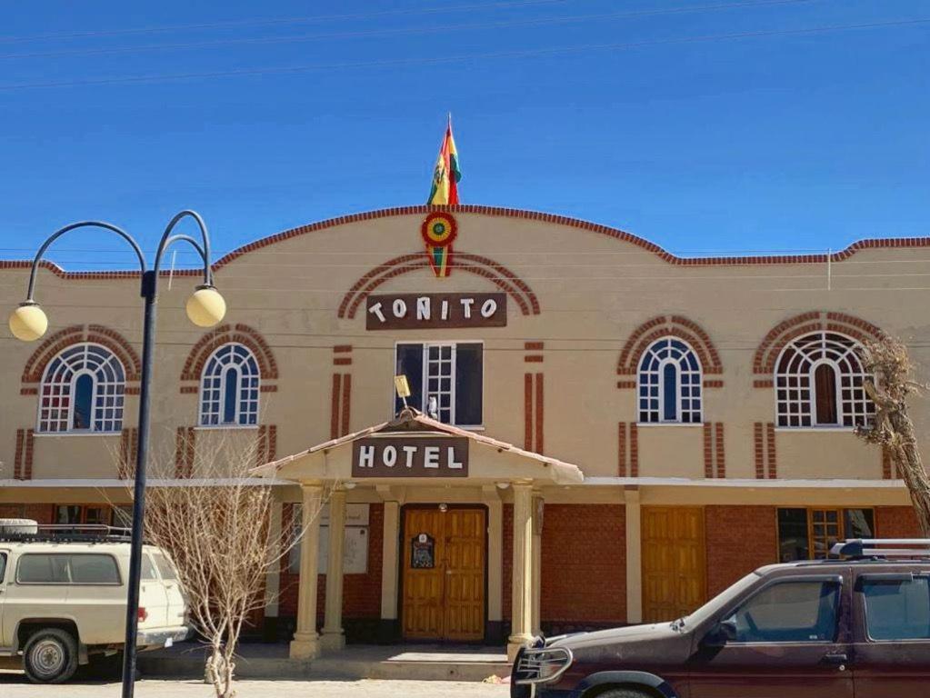 אויוני Tonito Hotel מראה חיצוני תמונה