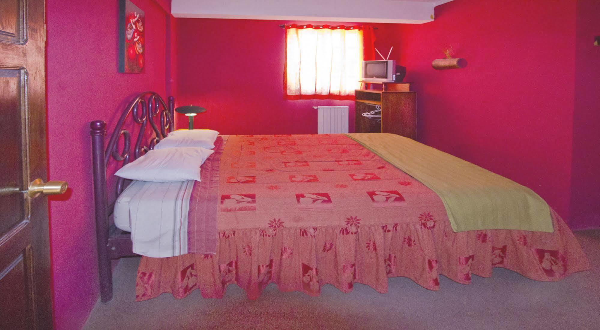 אויוני Tonito Hotel מראה חיצוני תמונה