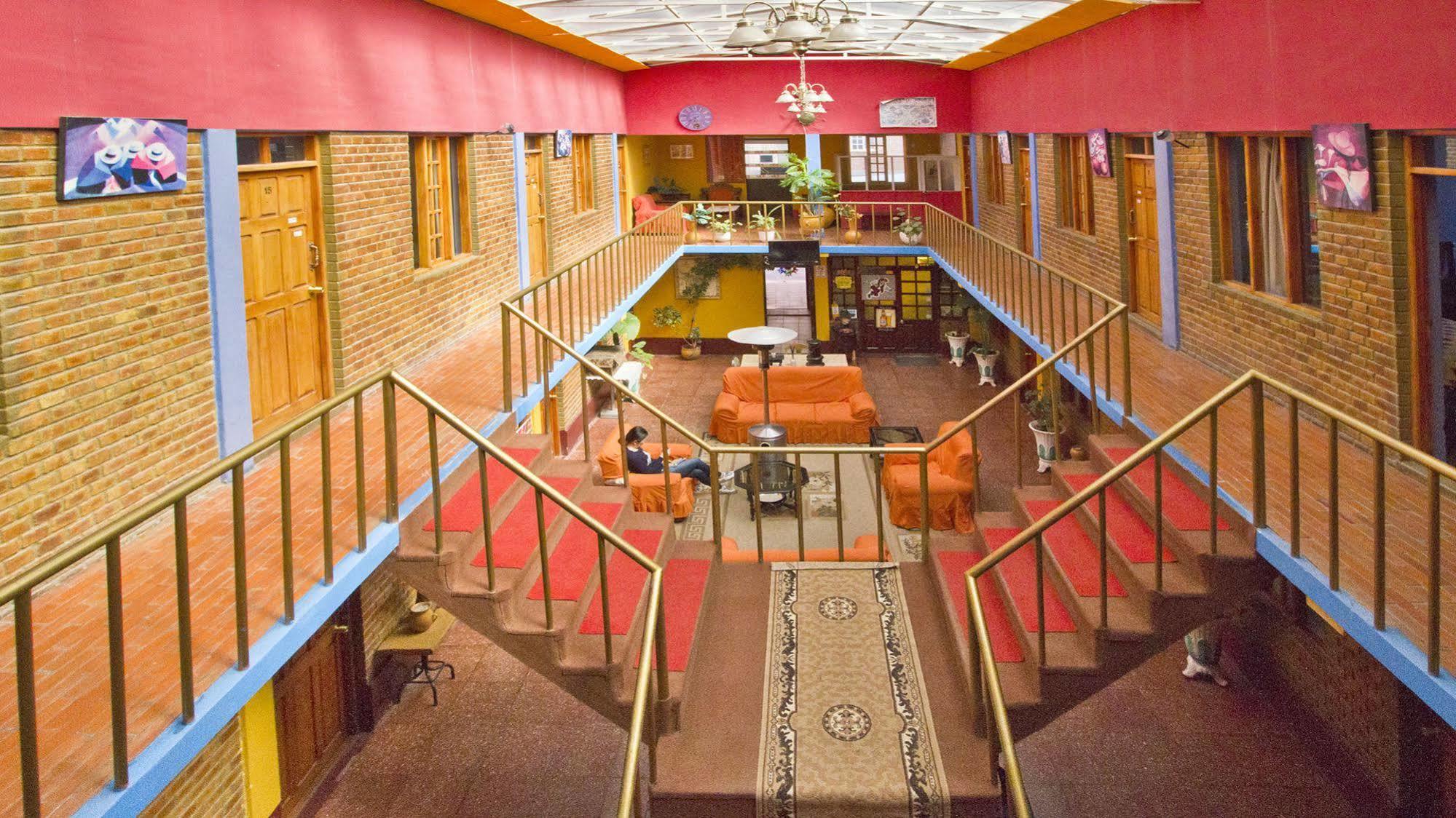 אויוני Tonito Hotel מראה חיצוני תמונה