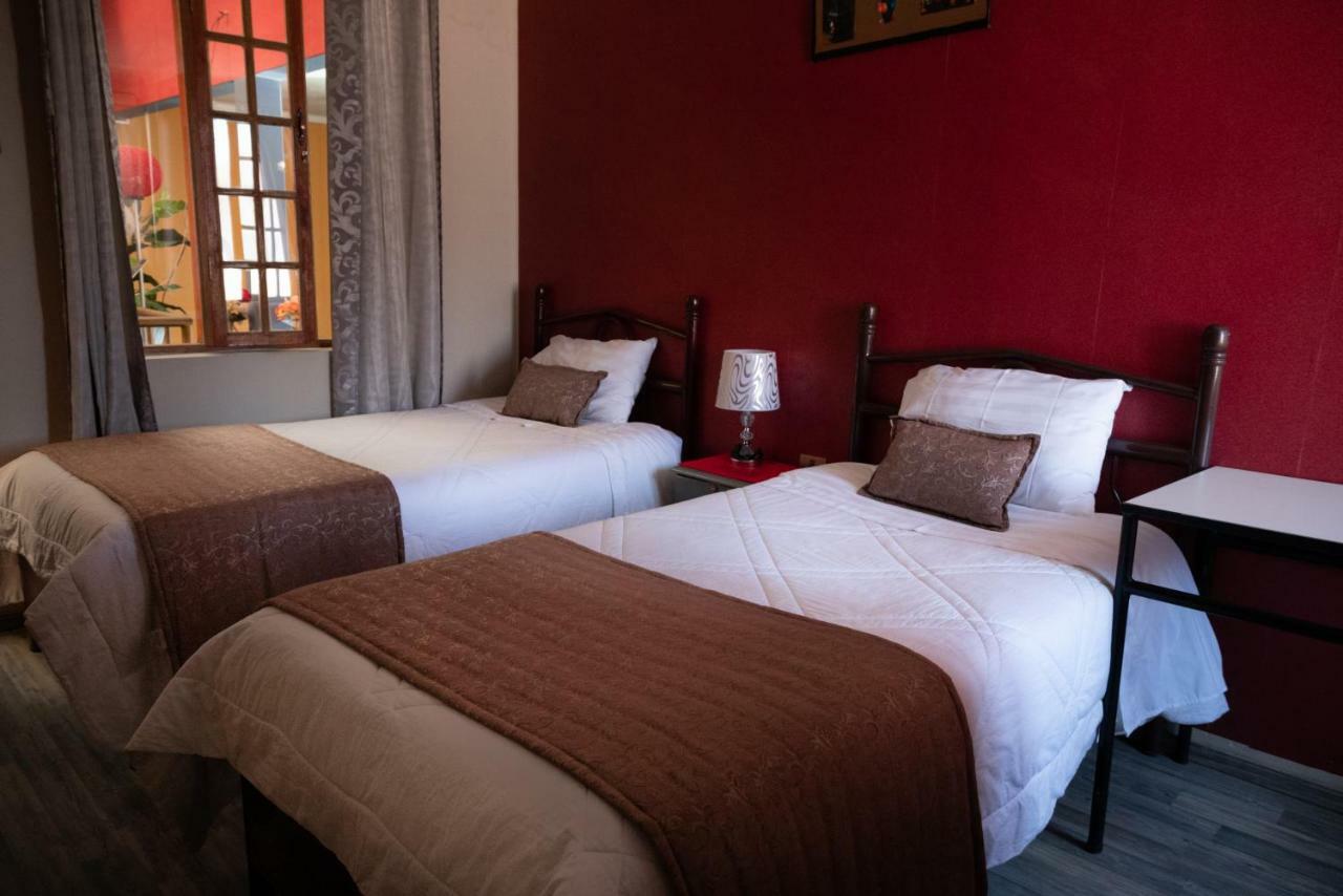 אויוני Tonito Hotel מראה חיצוני תמונה